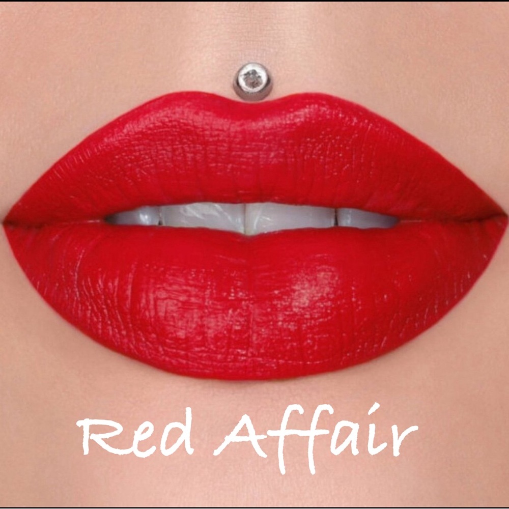 Jeffree Star Velvet Trap lipstick Red Affair - NIB